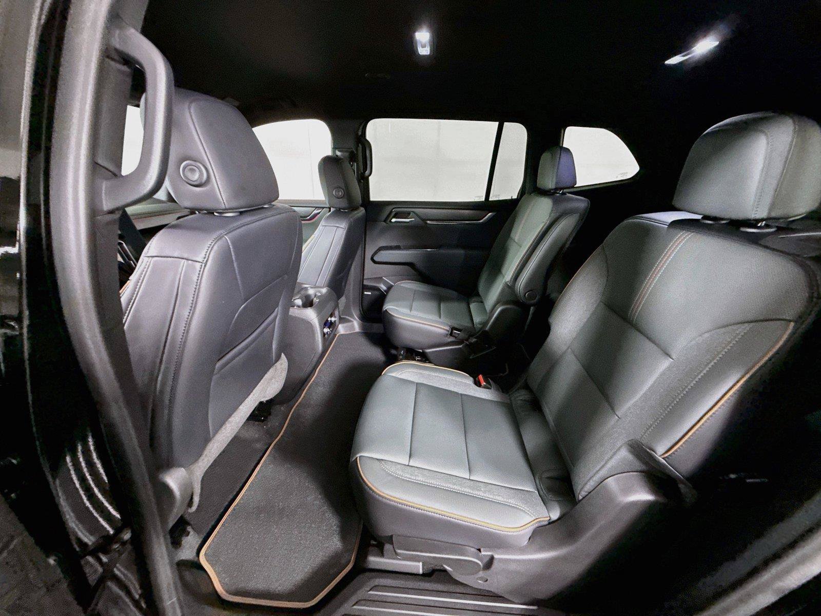 New 2027 GMC Acadia AT4 w/ LPO, Floor Liner Package AWD/4WD image 18