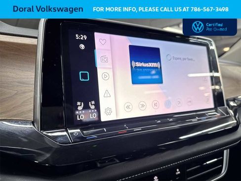 Certified 2025 Volkswagen Atlas SE w/ Black Wheel Package image 17