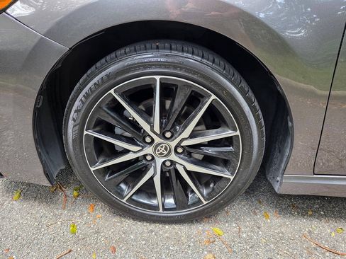 Used 2021 Toyota Camry SE FWD image 15