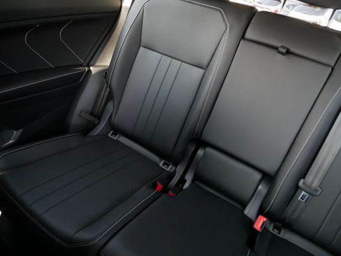 Certified 2023 Volkswagen Tiguan SE AWD/4WD image 13