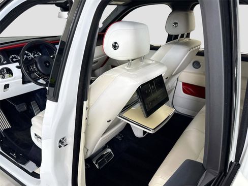 Used 2021 Rolls-Royce Cullinan AWD/4WD image 27