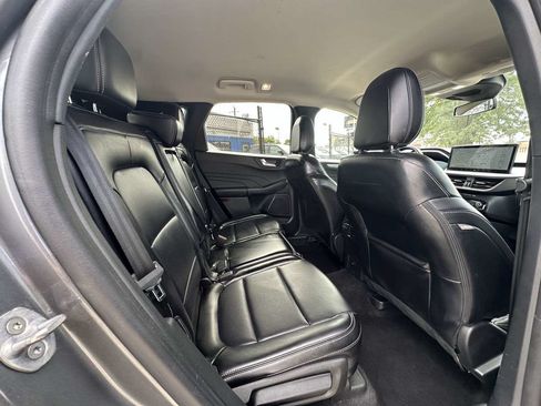 Used 2023 Ford Escape Platinum AWD/4WD image 32
