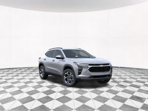 New 2026 Chevrolet Trax LT w/ Driver Confidence Package FWD image 9