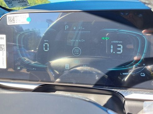 New 2025 Kia Niro EX Touring image 8