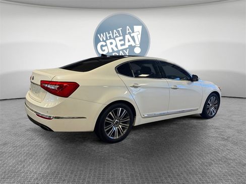 Used 2015 Kia Cadenza Premium w/ Luxury Package image 3