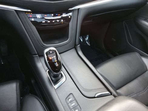 Used 2017 Cadillac XT5 Platinum image 19