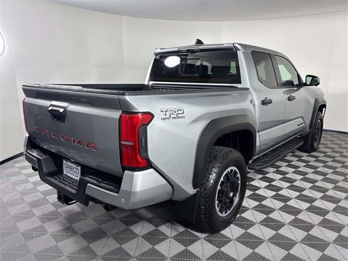 Used 2024 Toyota Tacoma TRD Off-Road image 8