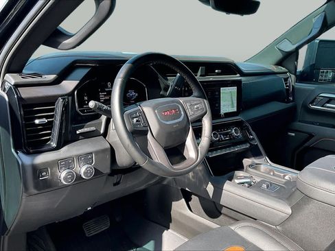 Used 2025 GMC Sierra 2500 AT4 w/ AT4 Premium Plus Package AWD/4WD image 17