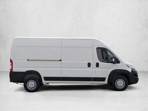 Used 2024 RAM ProMaster 2500 w/ Convenience Group FWD image 4