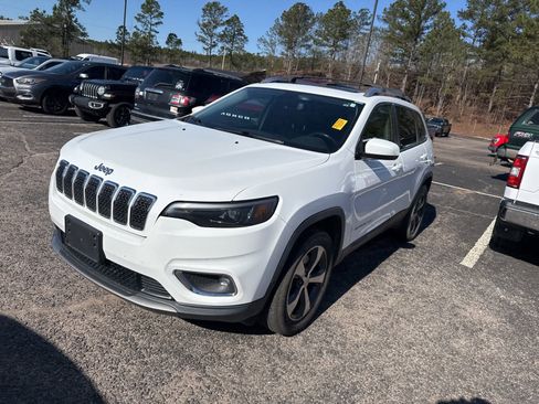 Used 2019 Jeep Cherokee Limited image 3