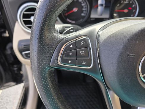 Used 2018 Mercedes-Benz GLC 300 GLC  300 image 17