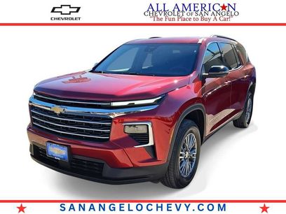 Used 2025 Chevrolet Traverse LT