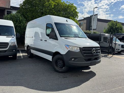 New 2025 Mercedes-Benz Sprinter 2500 image 2
