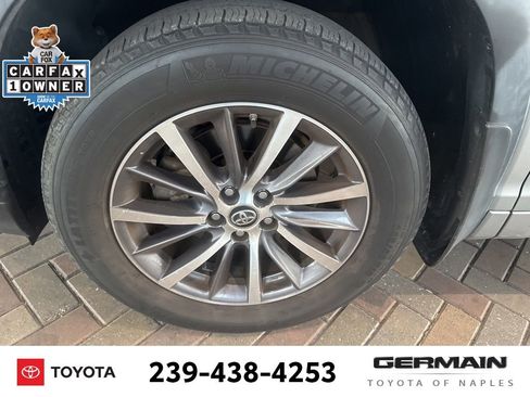 Used 2018 Toyota Highlander XLE image 12