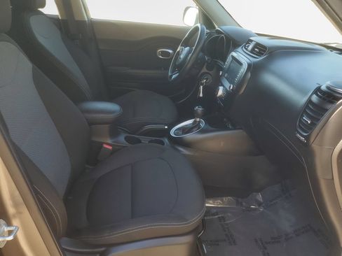 Used 2019 Kia Soul + FWD image 26
