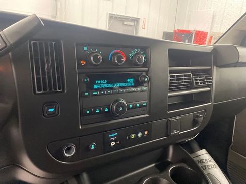 Used 2022 Chevrolet Express 2500 w/ Driver Convenience Package image 7