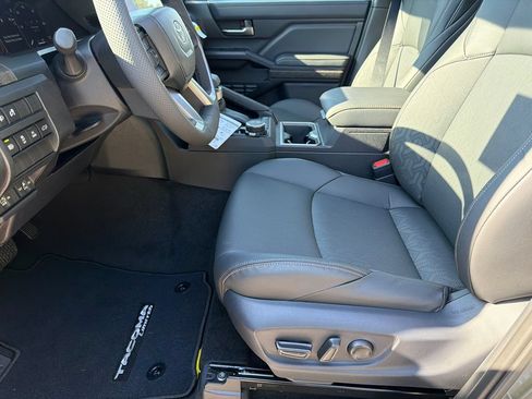 New 2026 Toyota Tacoma Limited AWD/4WD image 17