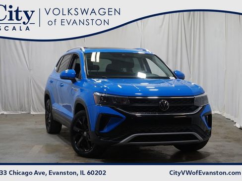 Certified 2023 Volkswagen Taos SE w/ Panoramic Sunroof Package FWD image 1