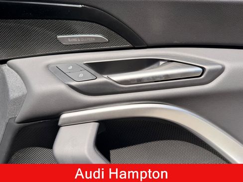 Used 2025 Audi Q5 Premium Plus w/ Premium Plus AWD/4WD image 16