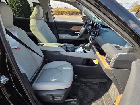 New 2026 Toyota Grand Highlander Limited image 14