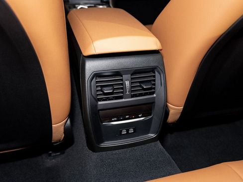 New 2026 BMW 330i xDrive Sedan w/ Premium Package image 36