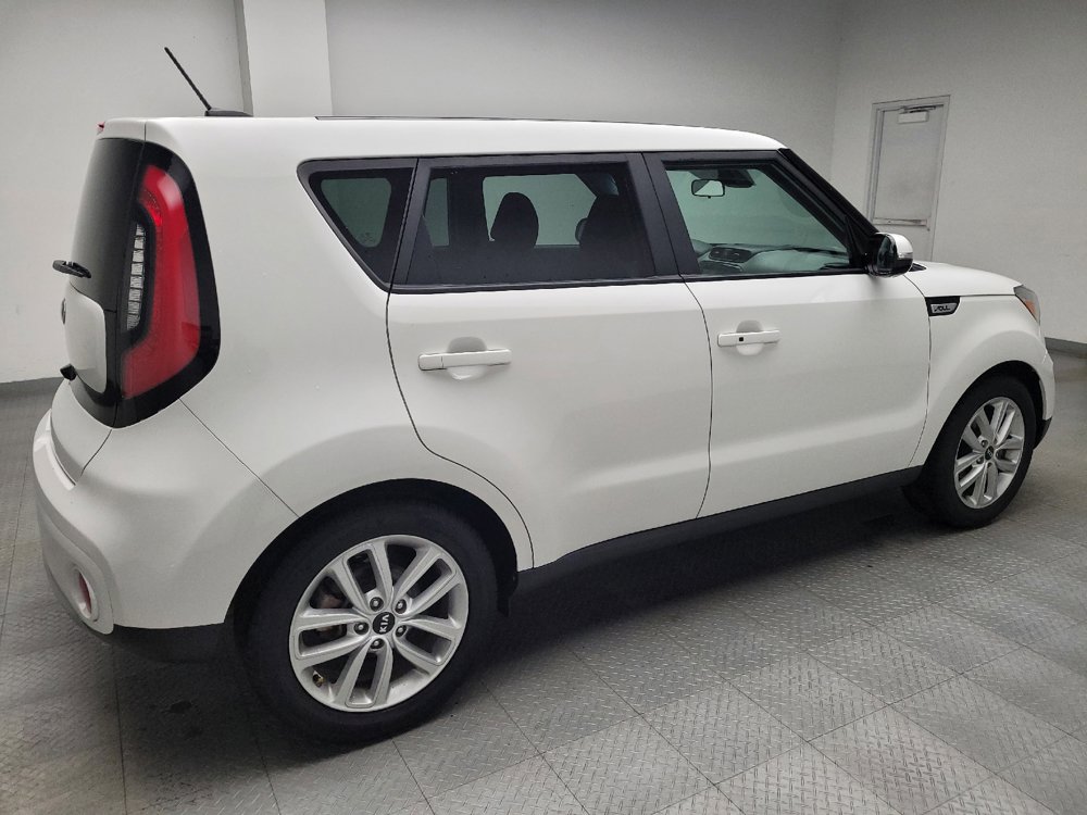Used 2019 Kia Soul + w/ Primo Package FWD image 10