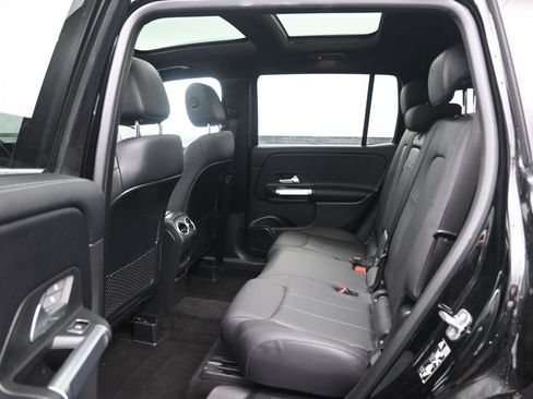 Used 2023 Mercedes-Benz GLB 250 4MATIC image 28