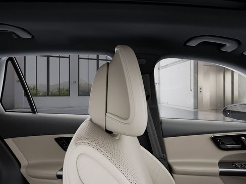 New 2026 Mercedes-Benz GLC 300 image 43