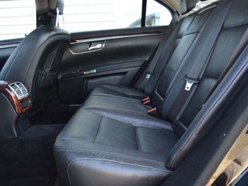 Used 2010 Mercedes-Benz S 550 S 550 4MATIC Sedan 4D image 16