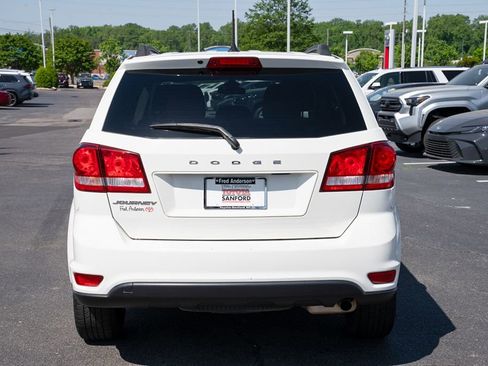 Used 2018 Dodge Journey SXT w/ Blacktop Package FWD image 4