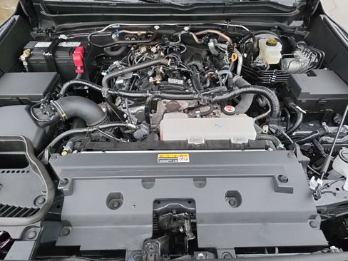 Used 2025 Toyota Tacoma TRD Off-Road AWD/4WD image 30