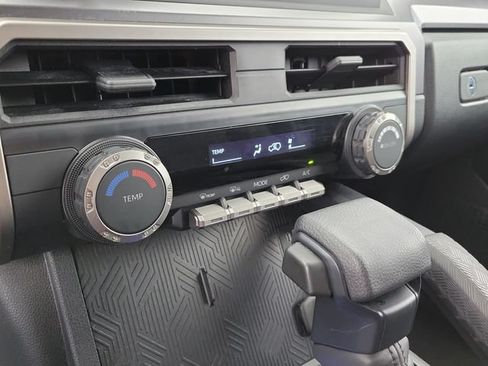Used 2025 Toyota 4Runner SR5 AWD/4WD image 27