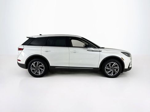 Used 2023 Lincoln Corsair FWD image 6