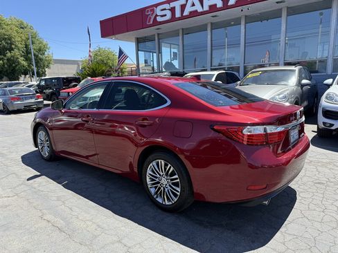 Used 2015 Lexus ES 350 w/ Premium Package FWD image 4