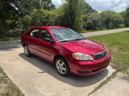 Used 2005 Toyota Corolla CE FWD image 2