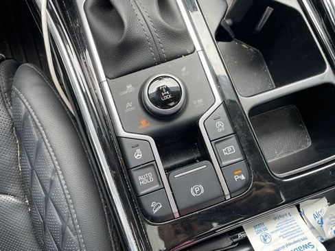 Used 2023 Kia Sorento SX Prestige AWD/4WD image 11