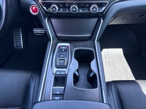 Used 2018 Honda Accord Sport image 15