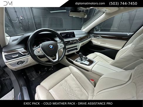 Used 2020 BMW 750i xDrive w/ Executive Package AWD/4WD image 17