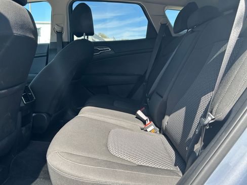 Used 2025 Kia Sportage LX FWD image 21