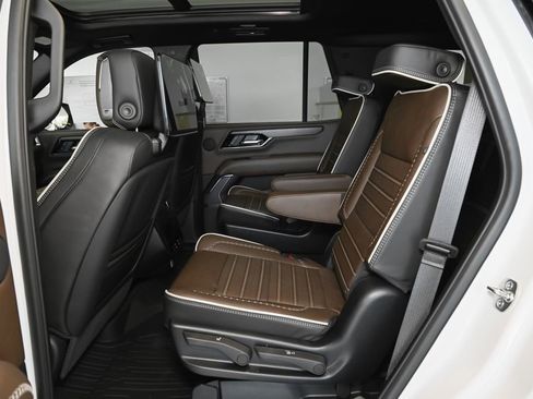 New 2026 GMC Yukon Denali Ultimate w/ LPO, Floor Liner Package image 38