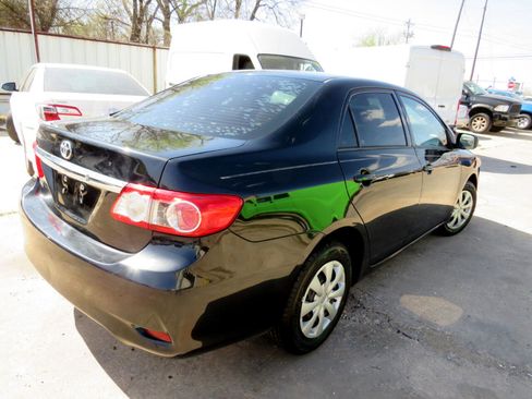 Used 2013 Toyota Corolla L image 4