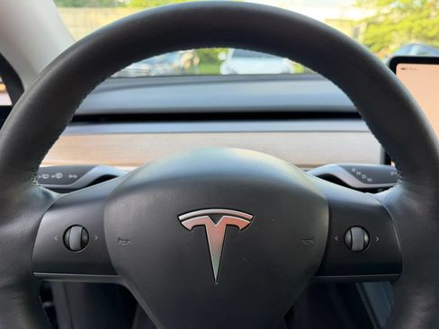 Used 2023 Tesla Model Y Long Range AWD/4WD image 23