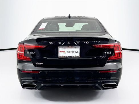 Used 2019 Volvo S60 T5 R-Design image 12