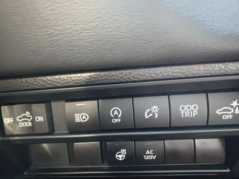 Used 2024 Toyota Tundra Platinum AWD/4WD image 10