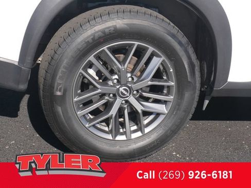 Used 2024 Nissan Rogue S FWD image 41