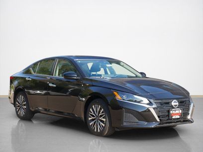 New 2025 Nissan Altima 2.5 SV w/ SV Premium Package