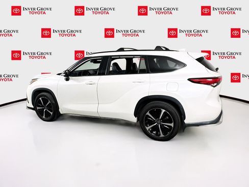 Used 2021 Toyota Highlander XSE AWD/4WD image 7