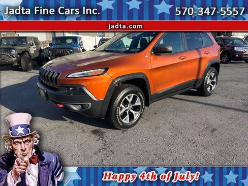 Used 2016 Jeep Cherokee Trailhawk w/ Comfort/Convenience Group AWD/4WD image 1