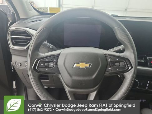 Used 2025 Chevrolet TrailBlazer LT AWD/4WD image 21