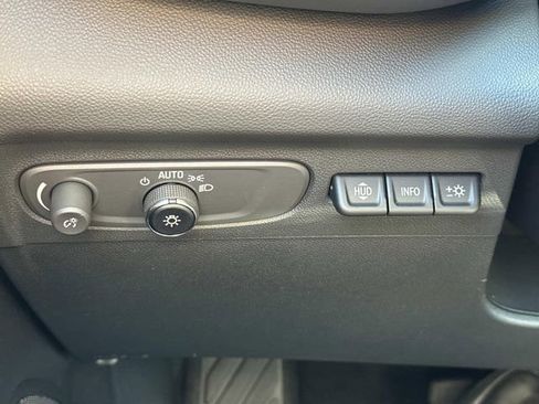 Used 2023 Buick Envision Avenir image 26